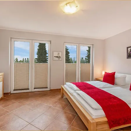 Tema 10 Apartamento *