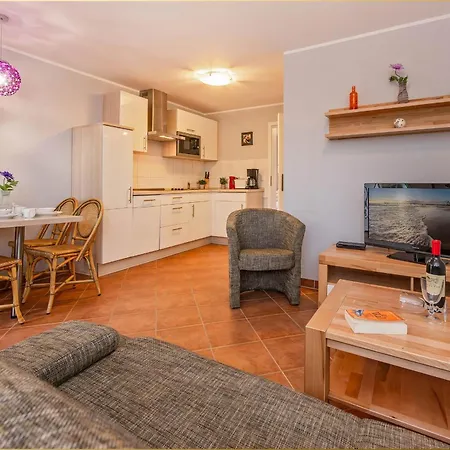 Tema 10 Apartamento *