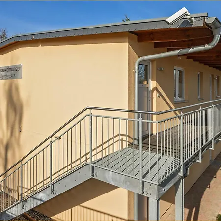 Tema 10 Apartamento *
